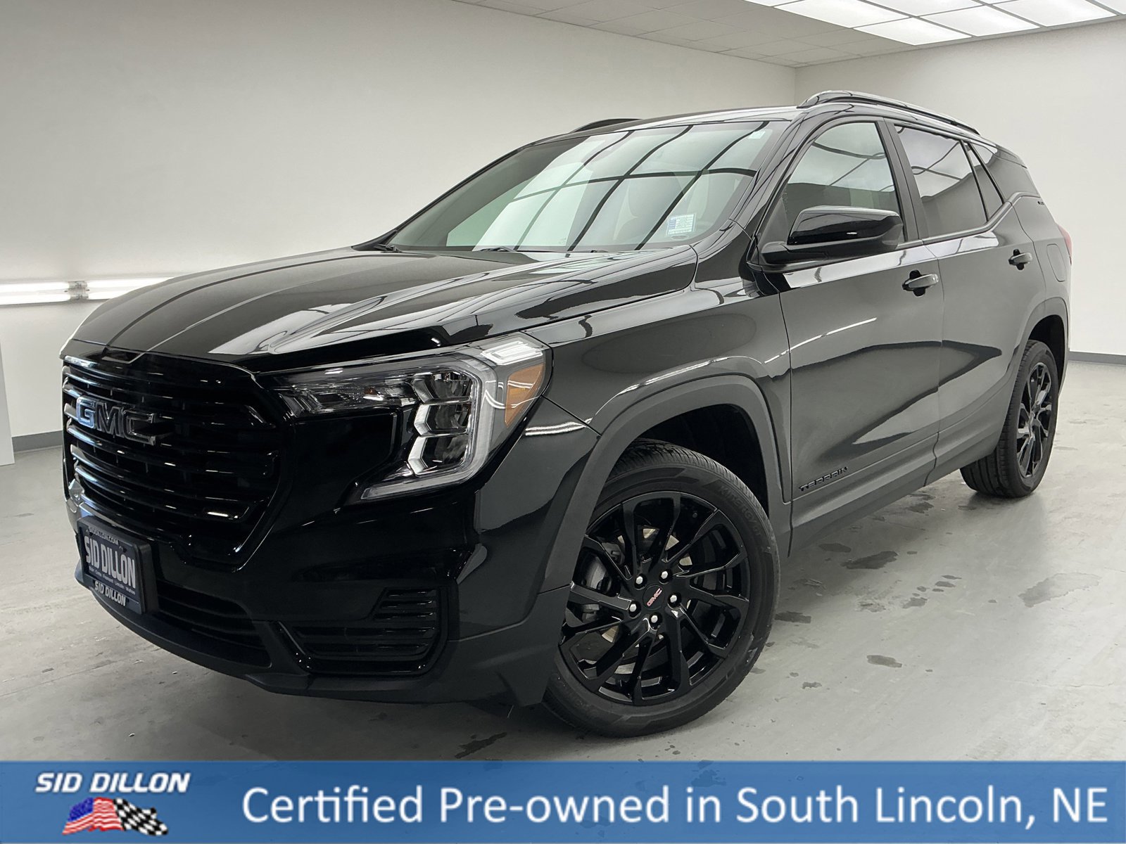 Used 2024 GMC Terrain SLE w/ Driver Convenience Package
