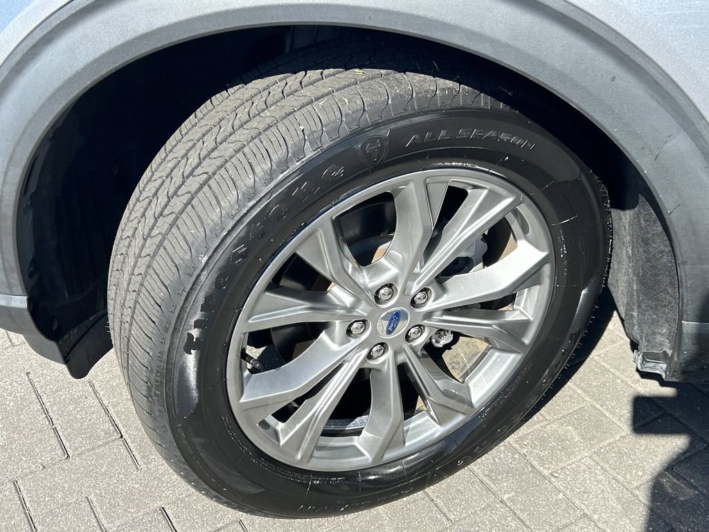 Used 2022 Ford Explorer XLT w/ Equipment Group 202A image 28