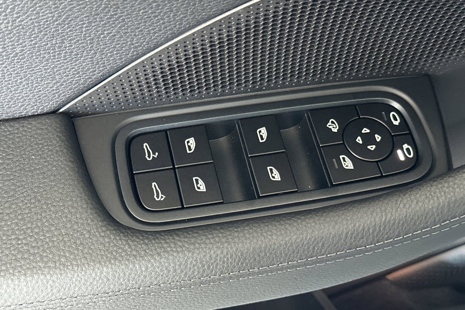 New 2026 Porsche Panamera image 13