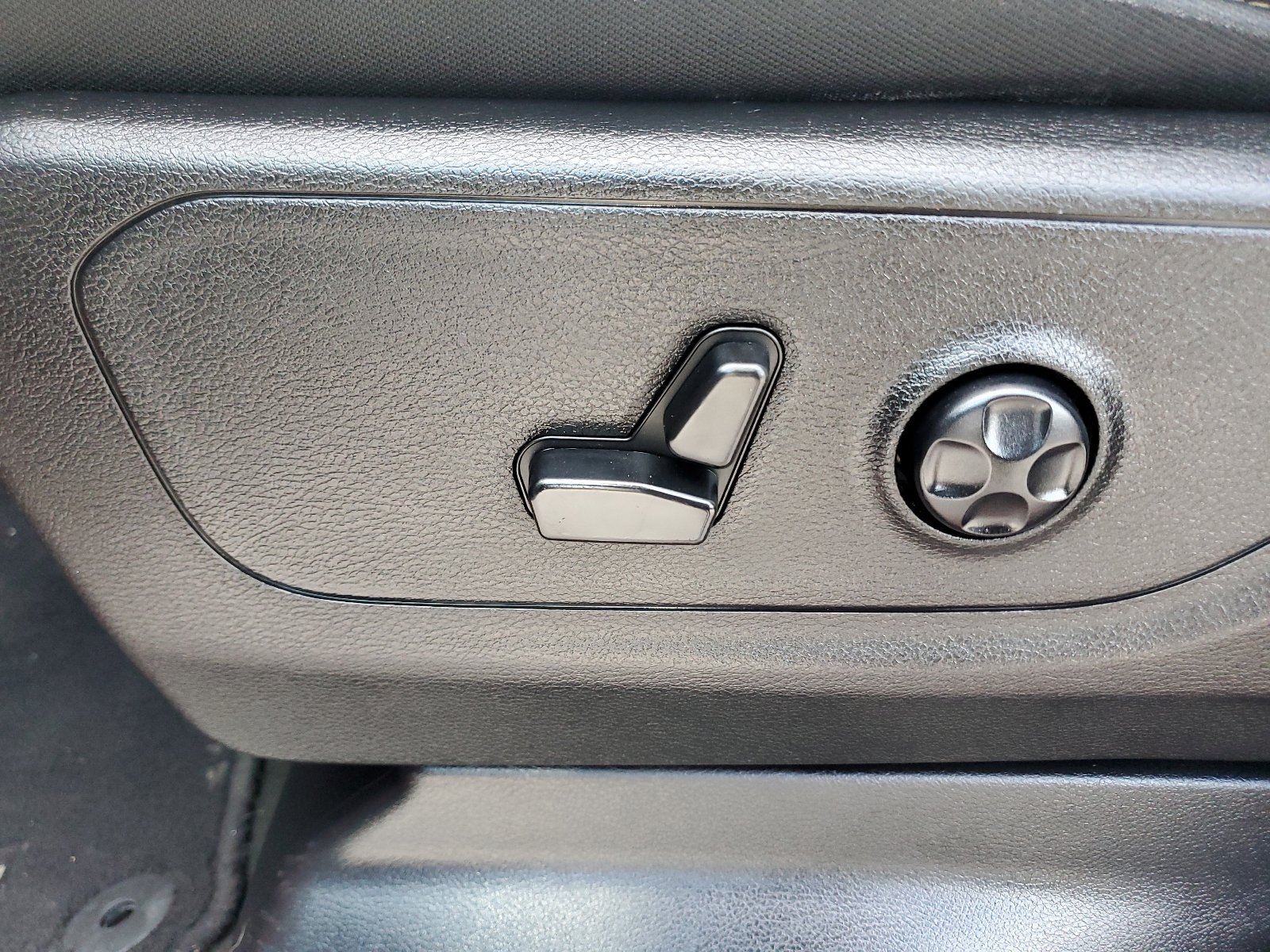 Used 2019 RAM 1500 Big Horn RWD image 15
