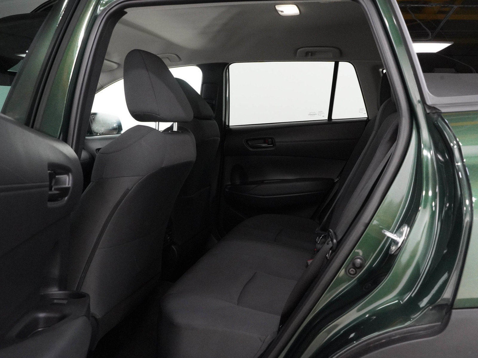 Used 2022 Toyota Corolla Cross LE AWD/4WD image 17