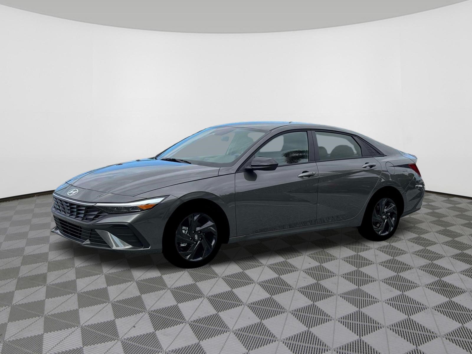 New 2026 Hyundai Elantra SEL Sport FWD image 2