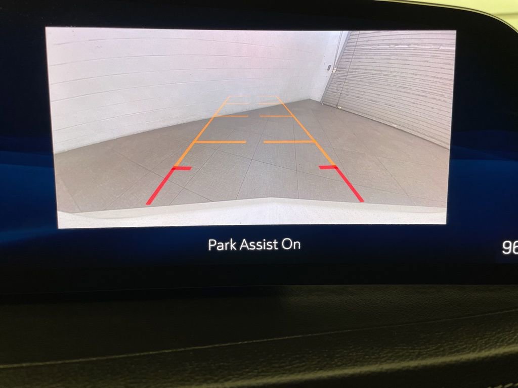 Used 2024 Cadillac XT4 Premium Luxury image 17