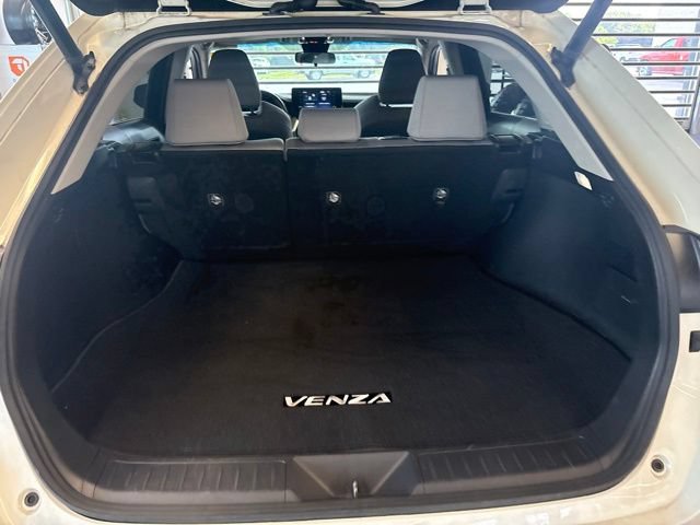 Used 2021 Toyota Venza LE AWD/4WD image 24