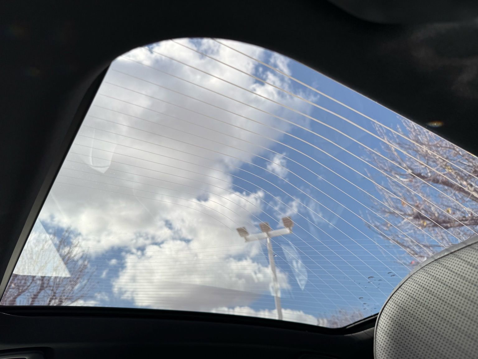 Used 2025 BMW 760i xDrive w/ Premium Package image 26