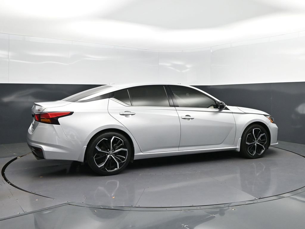 Used 2024 Nissan Altima 2.5 SR w/ SR Premium Package image 8