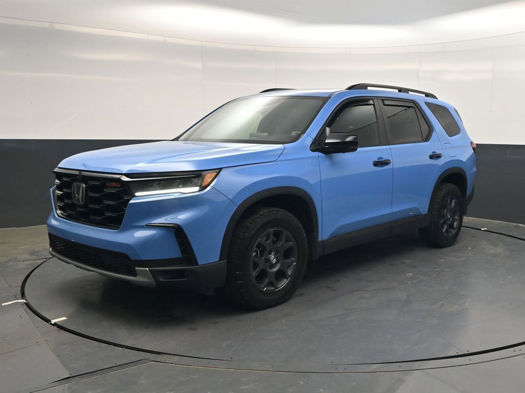 Used 2025 Honda Pilot TrailSport image 8