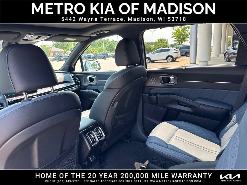 Used 2025 Kia Sorento SX Prestige AWD/4WD image 32