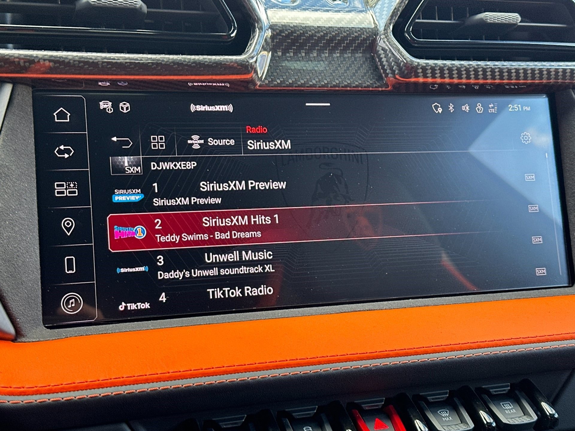 Used 2025 Lamborghini Urus SE image 21