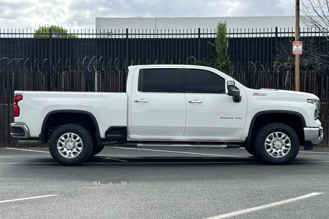 Used 2024 Chevrolet Silverado 2500 LTZ w/ LTZ Convenience Package image 3