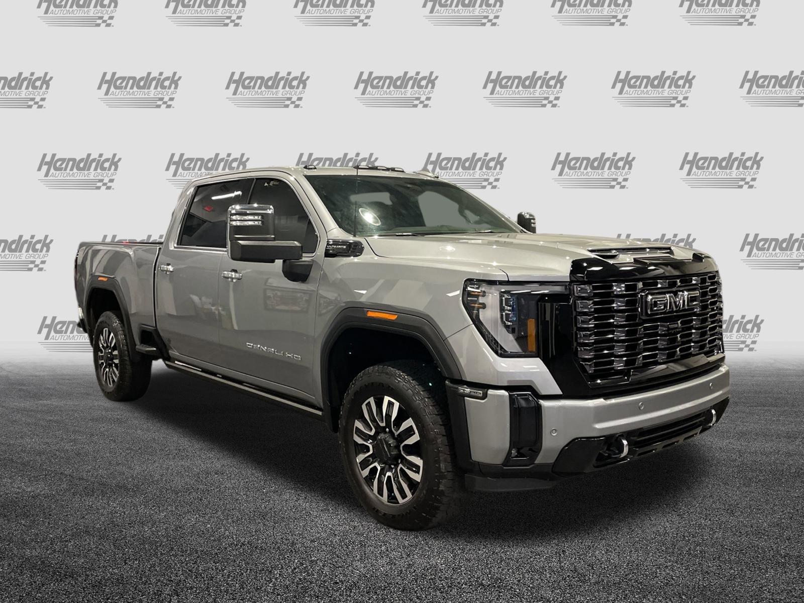 Used 2025 GMC Sierra 2500 Denali Ultimate image 2