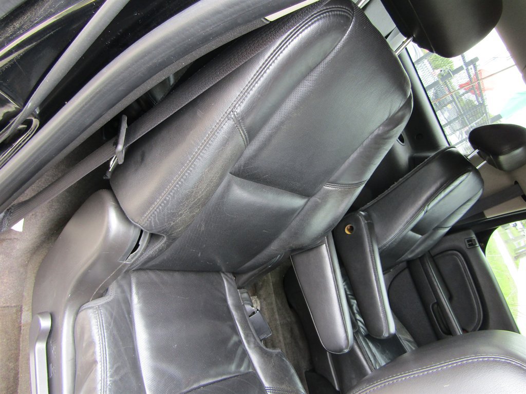 Used 2011 Cadillac Escalade ESV Premium RWD image 6