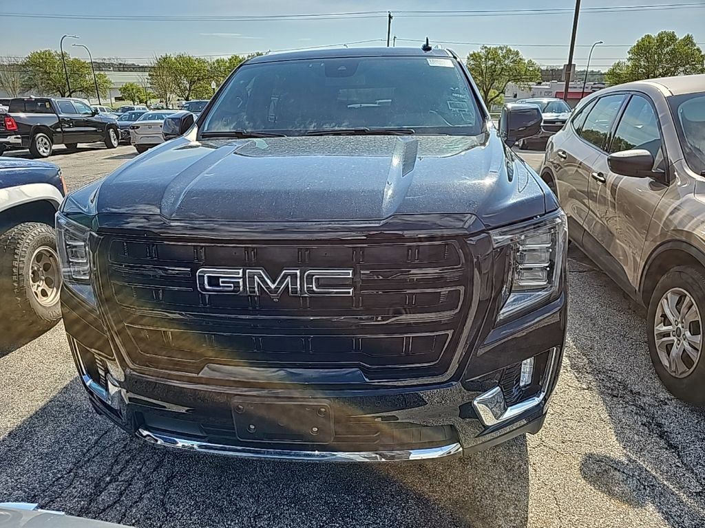 Used 2024 GMC Yukon XL SLT w/ SLT Luxury Package AWD/4WD image 2
