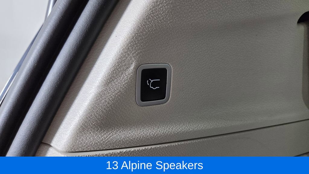 Used 2021 Chrysler Pacifica Touring-L FWD image 11