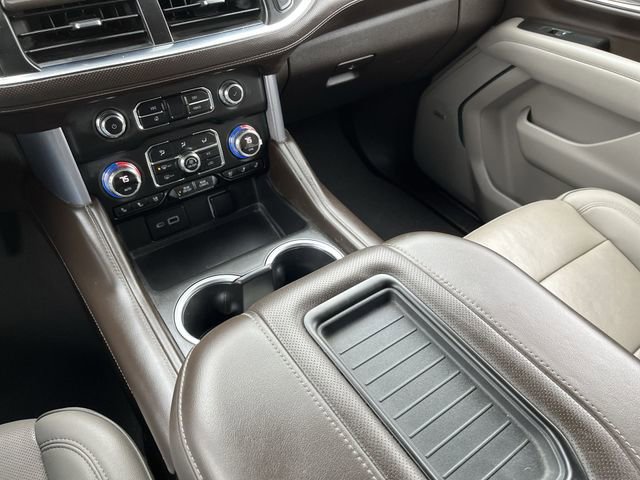 Used 2022 GMC Yukon SLT w/ SLT Premium Package image 24