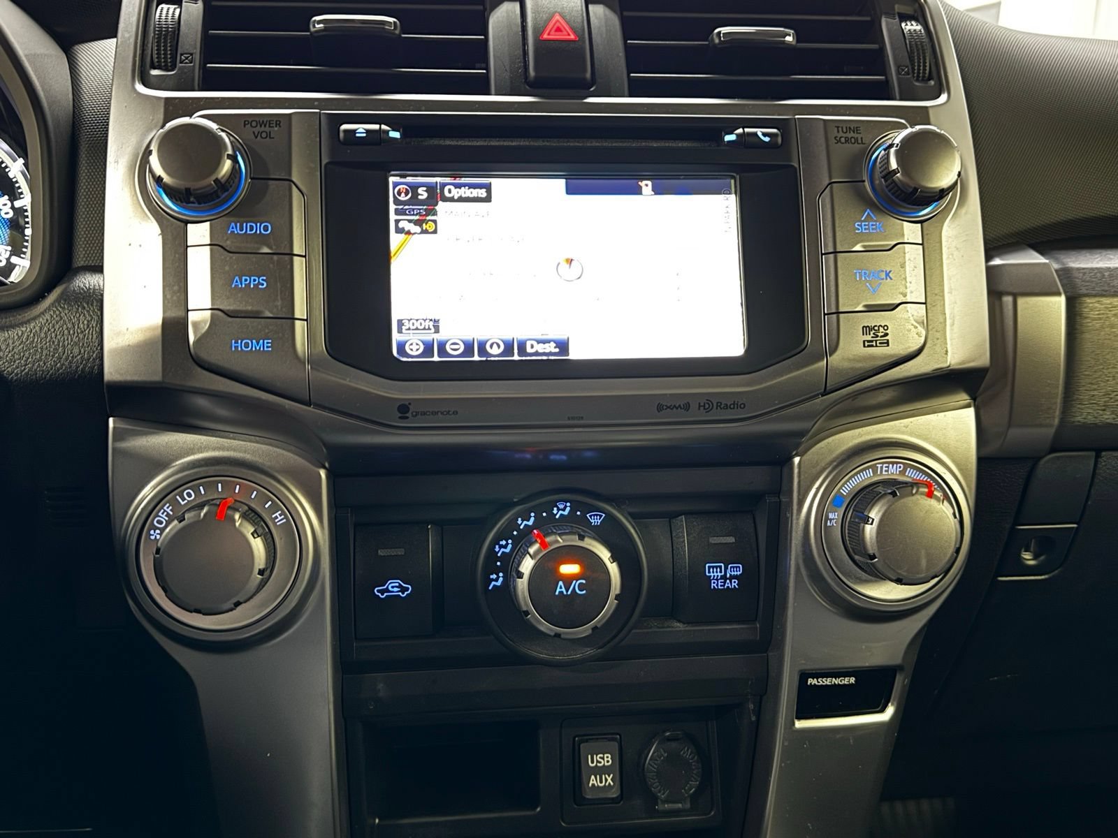 Used 2018 Toyota 4Runner SR5 AWD/4WD image 19