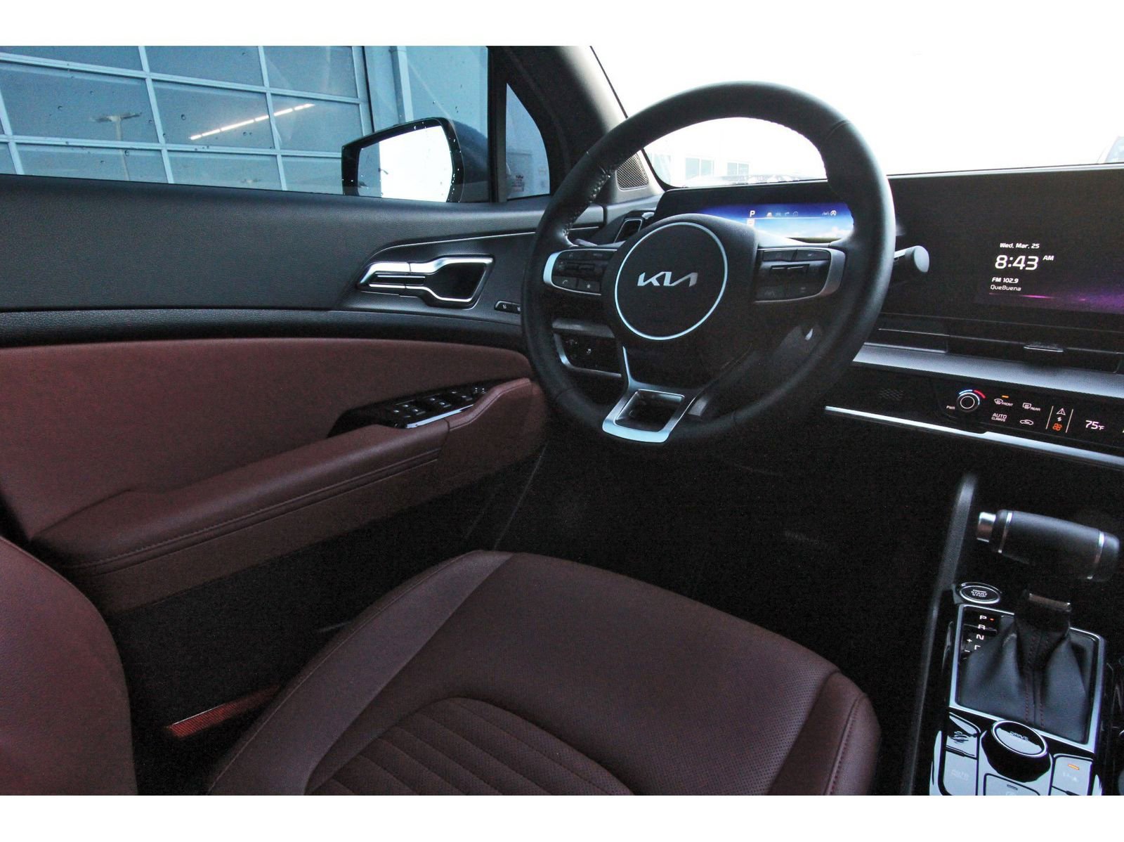 Used 2025 Kia Sportage SX image 11