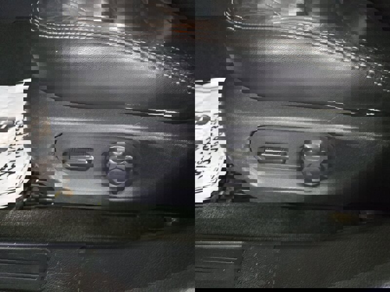 Used 2013 Ford Taurus SEL image 18