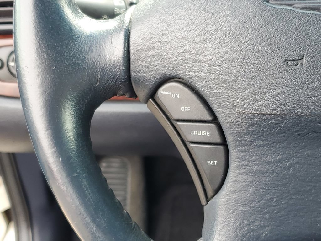 Used 2002 Chrysler Sebring Limited FWD image 11