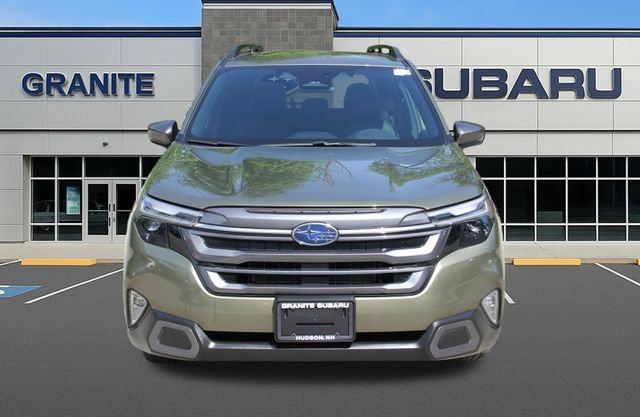 Used 2025 Subaru Forester Limited AWD/4WD image 5