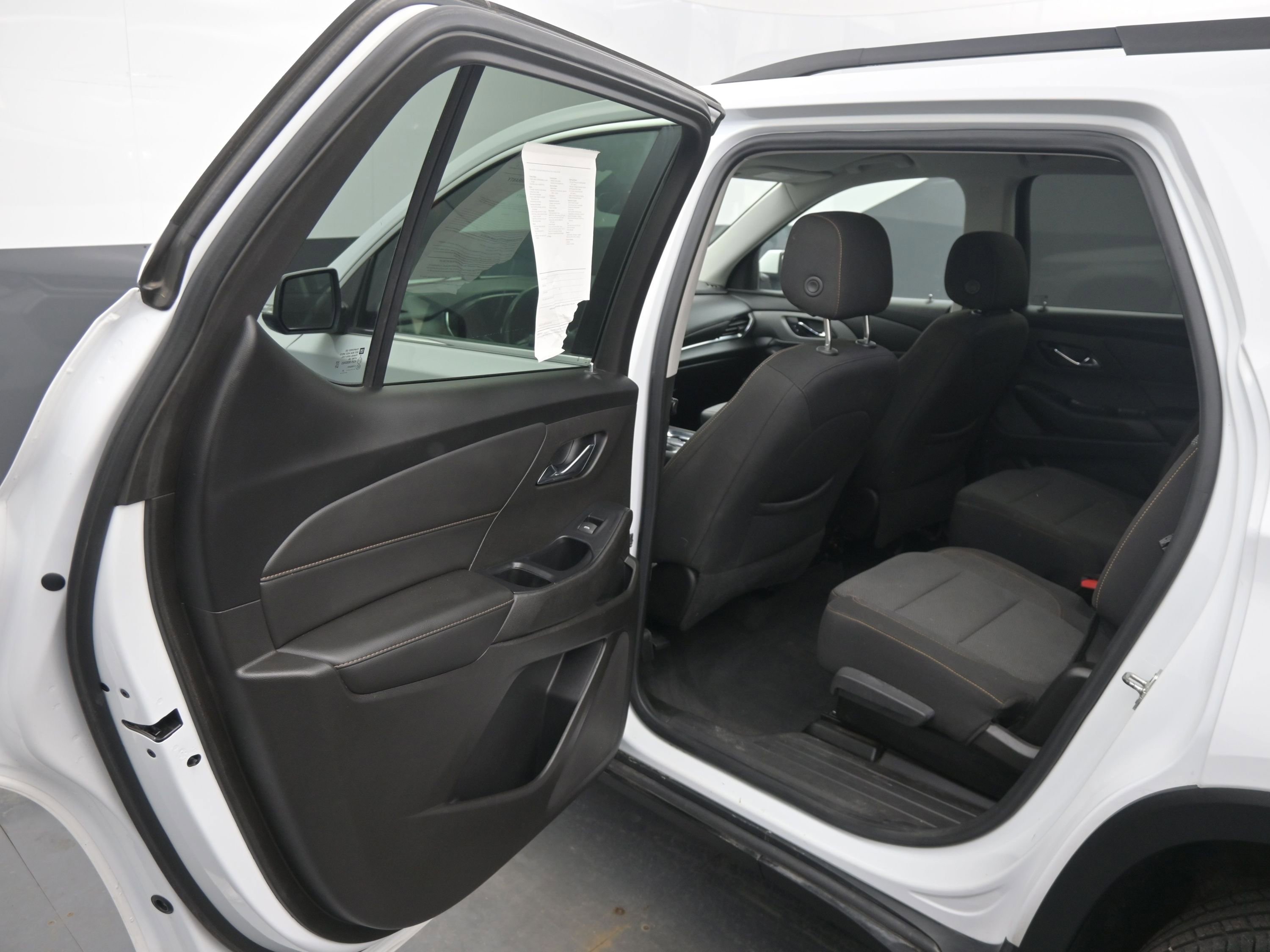 Used 2021 Chevrolet Traverse LT image 15