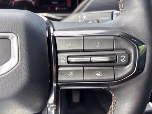 Used 2026 GMC Acadia AT4 w/ Luxury Package AWD/4WD image 21
