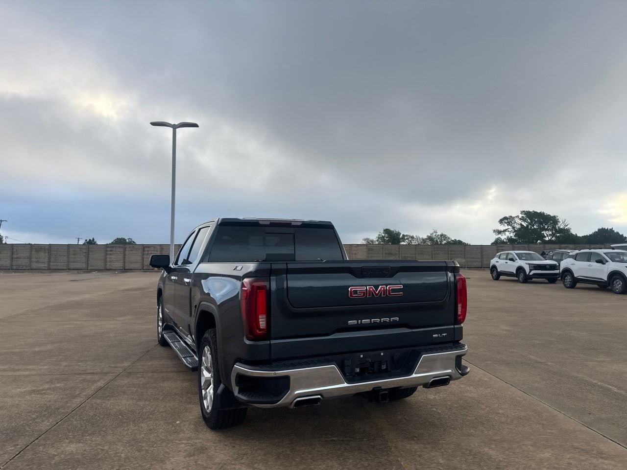 Used 2020 GMC Sierra 1500 SLT w/ SLT Premium Package AWD/4WD image 17