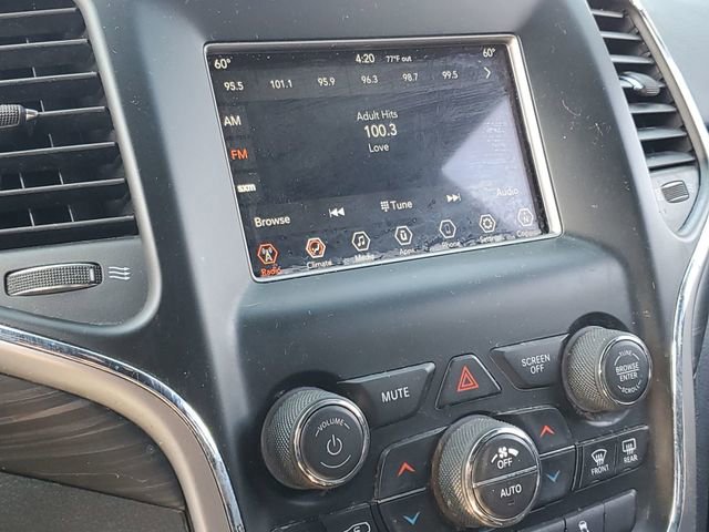 Used 2019 Jeep Grand Cherokee Laredo AWD/4WD image 13