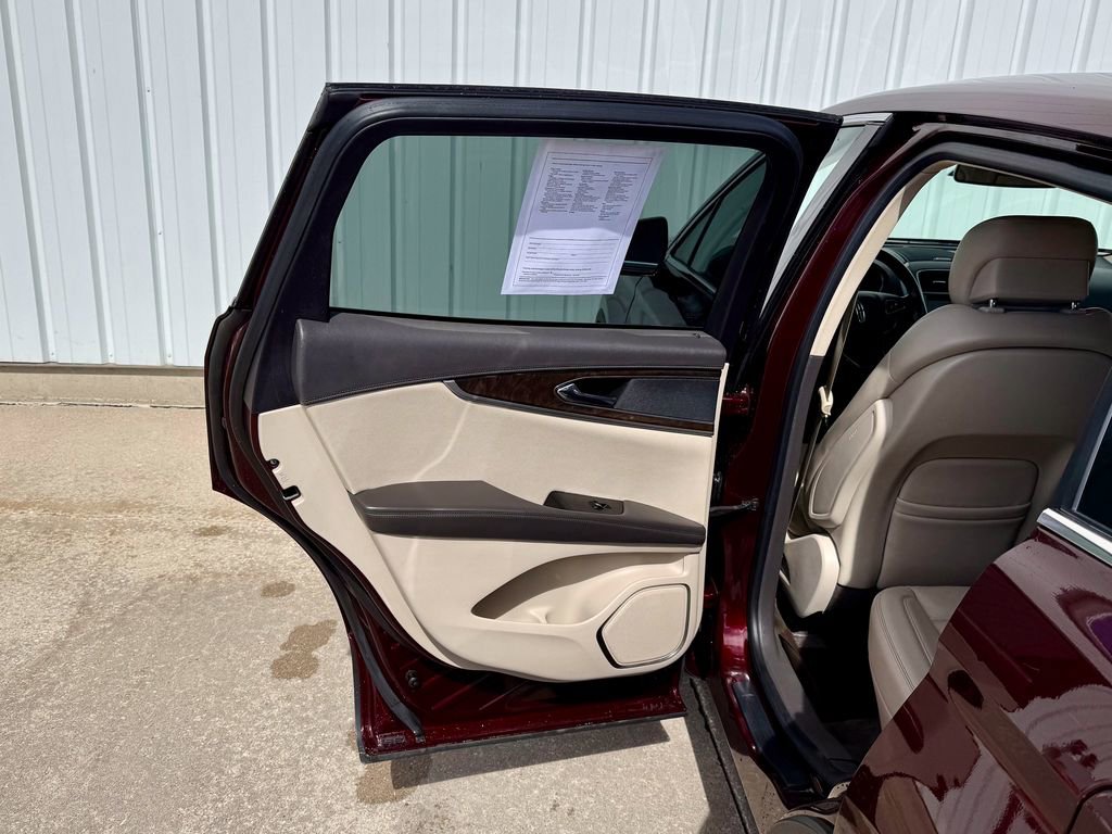 Used 2017 Lincoln MKX Reserve w/ Driver Assistance Package image 15