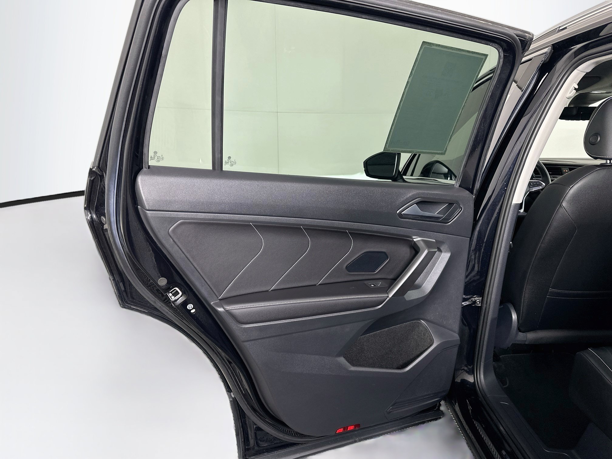 Used 2023 Volkswagen Tiguan SE FWD image 26