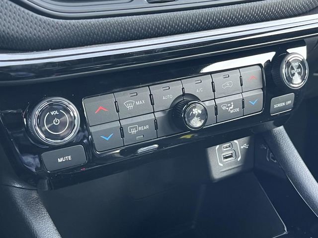 New 2026 Jeep Compass Latitude image 24