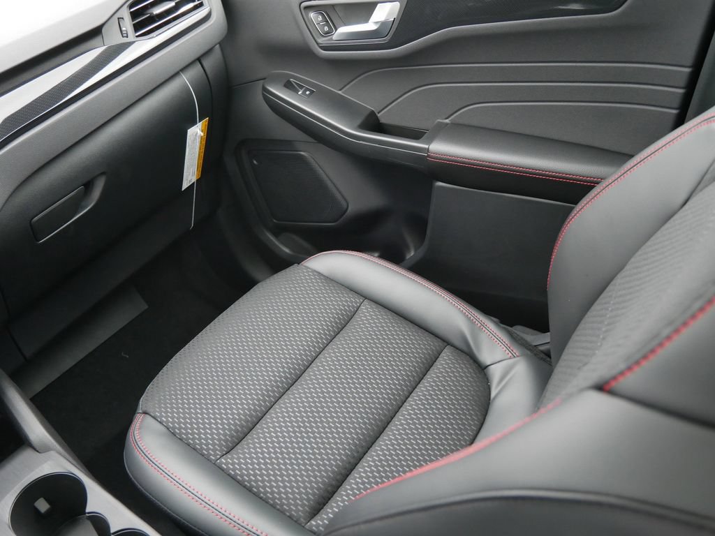New 2026 Ford Escape ST-Line w/ Tech Pack #1 AWD/4WD image 16