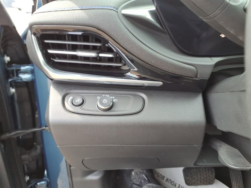Used 2024 Buick Envista Sport Touring w/ Convenience I Package FWD image 14