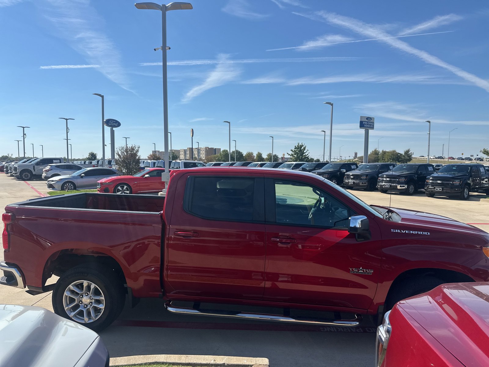 Used 2023 Chevrolet Silverado 1500 LT RWD image 9