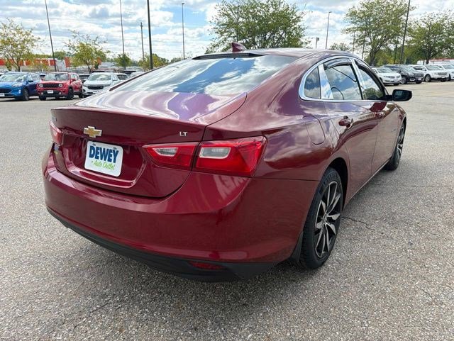 Used 2018 Chevrolet Malibu LT w/ Leather Package FWD image 5