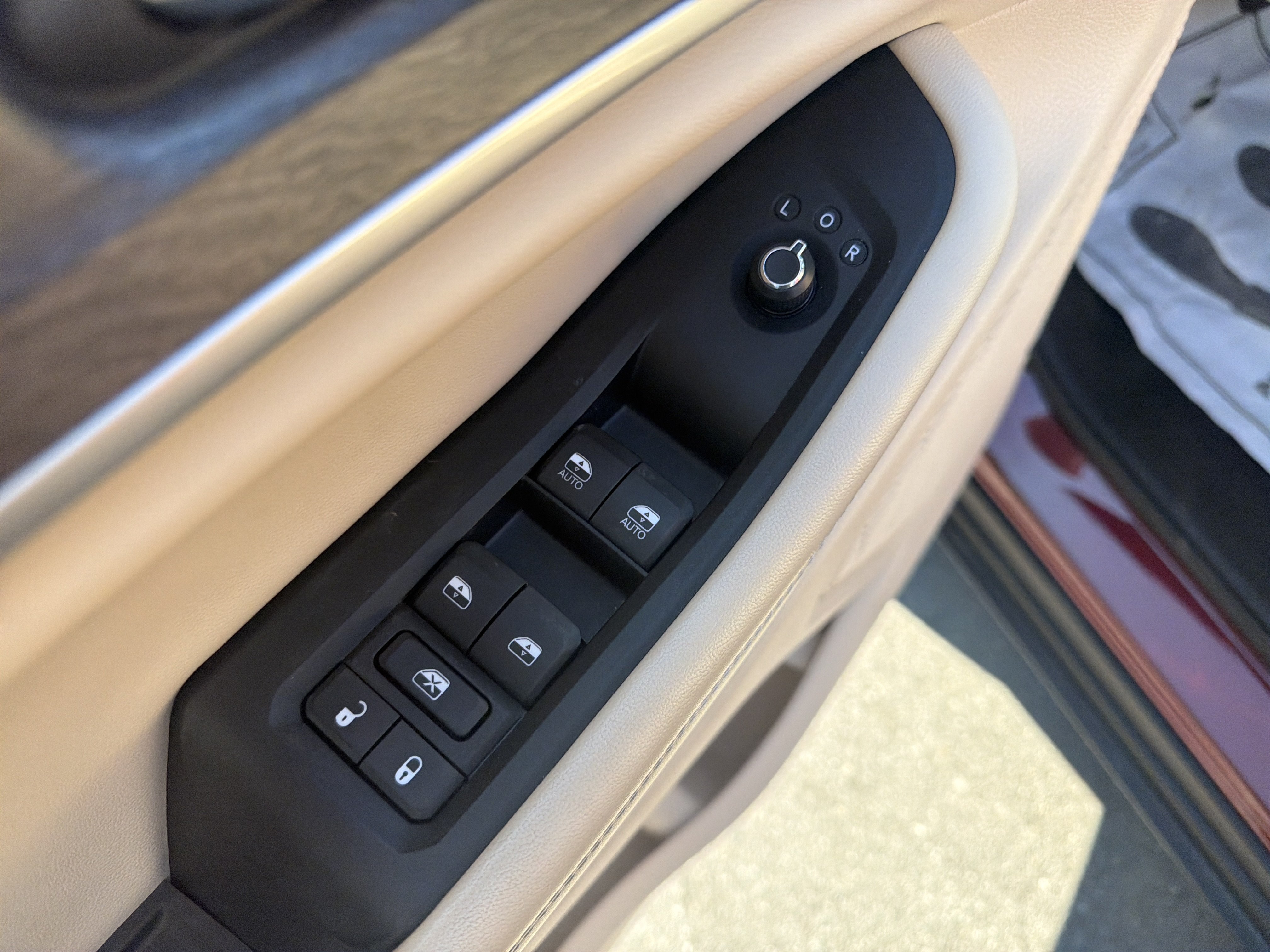 Used 2023 Jeep Grand Cherokee L Limited AWD/4WD image 17