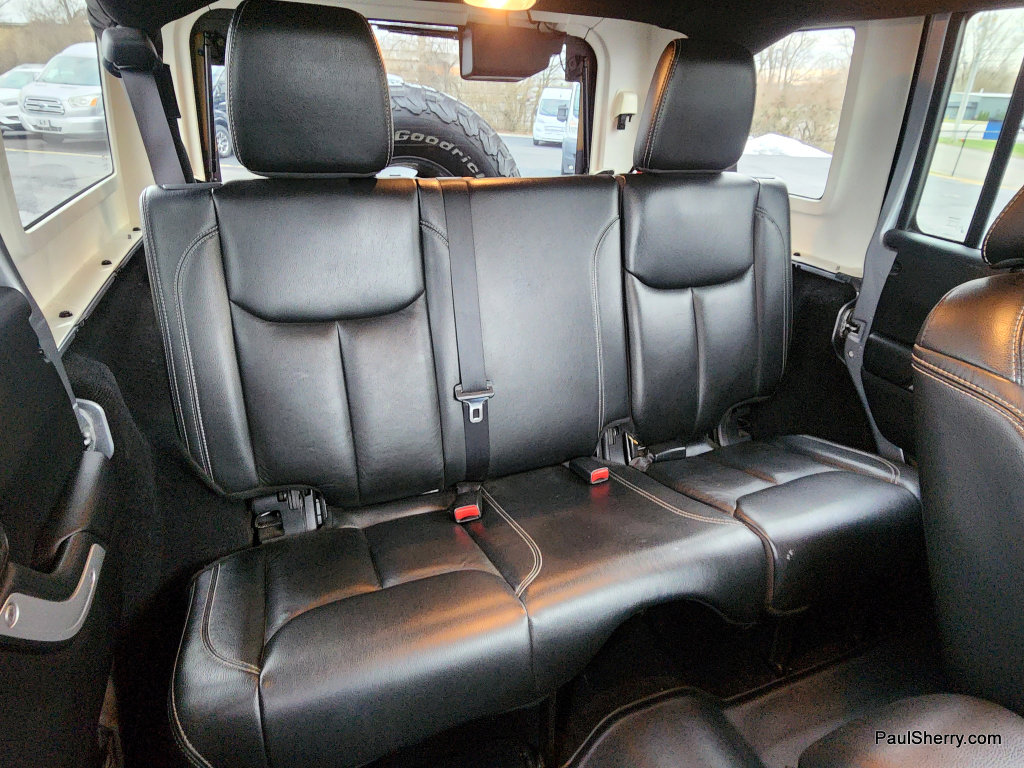 Used 2013 Jeep Wrangler Unlimited Rubicon w/ Connectivity Group image 5