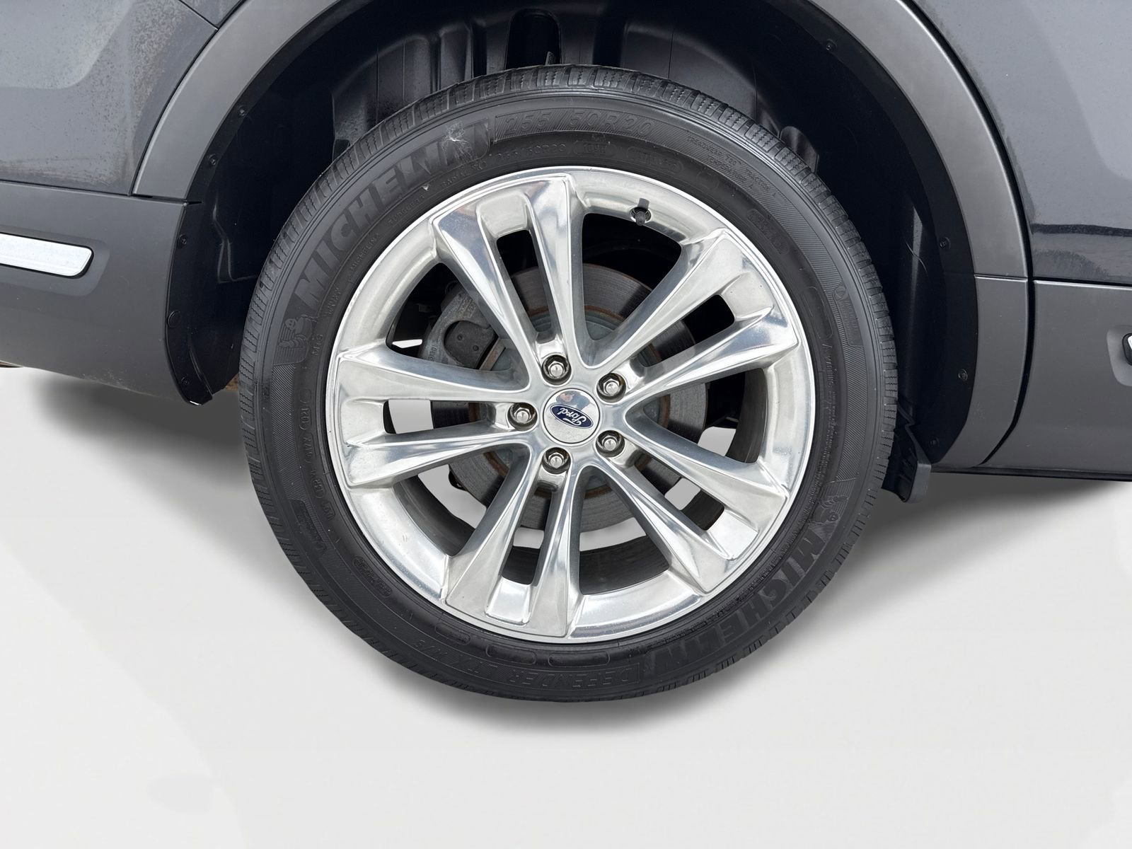 Used 2018 Ford Explorer Limited w/ Ford Safe & Smart Package FWD image 52