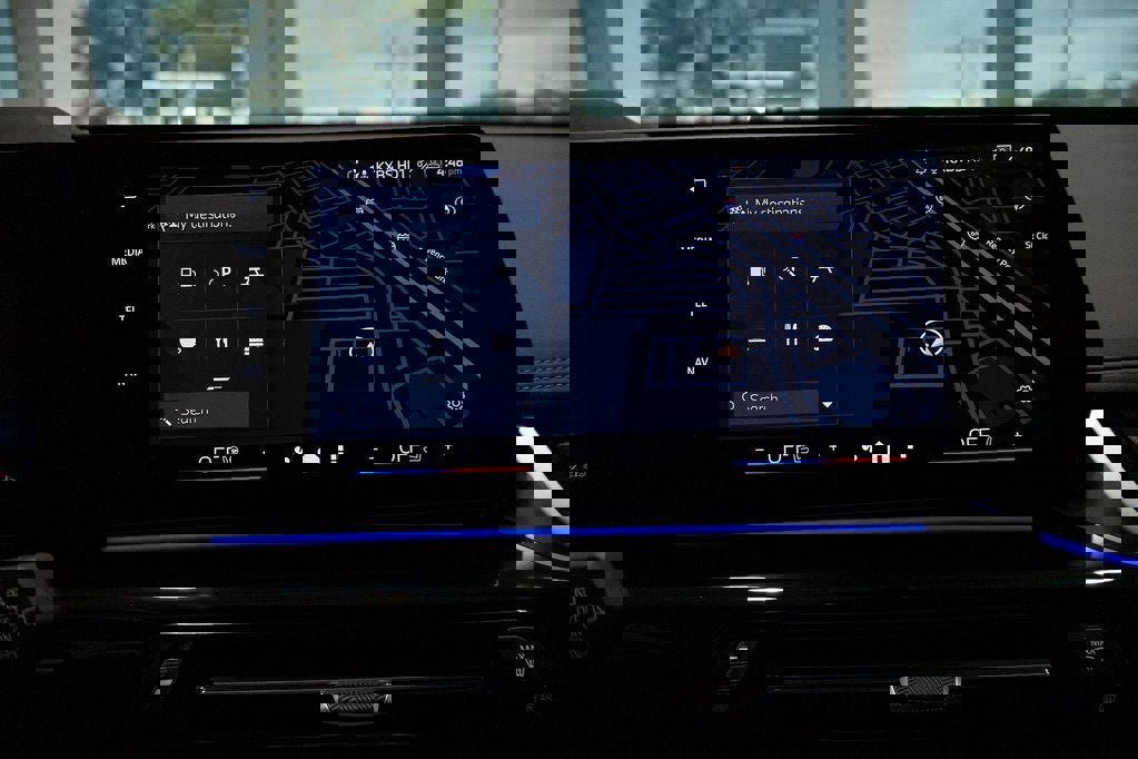 Used 2025 BMW X1 M35i w/ Premium Package image 31