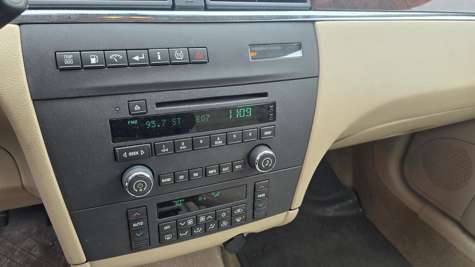 Used 2009 Buick LaCrosse CX image 7