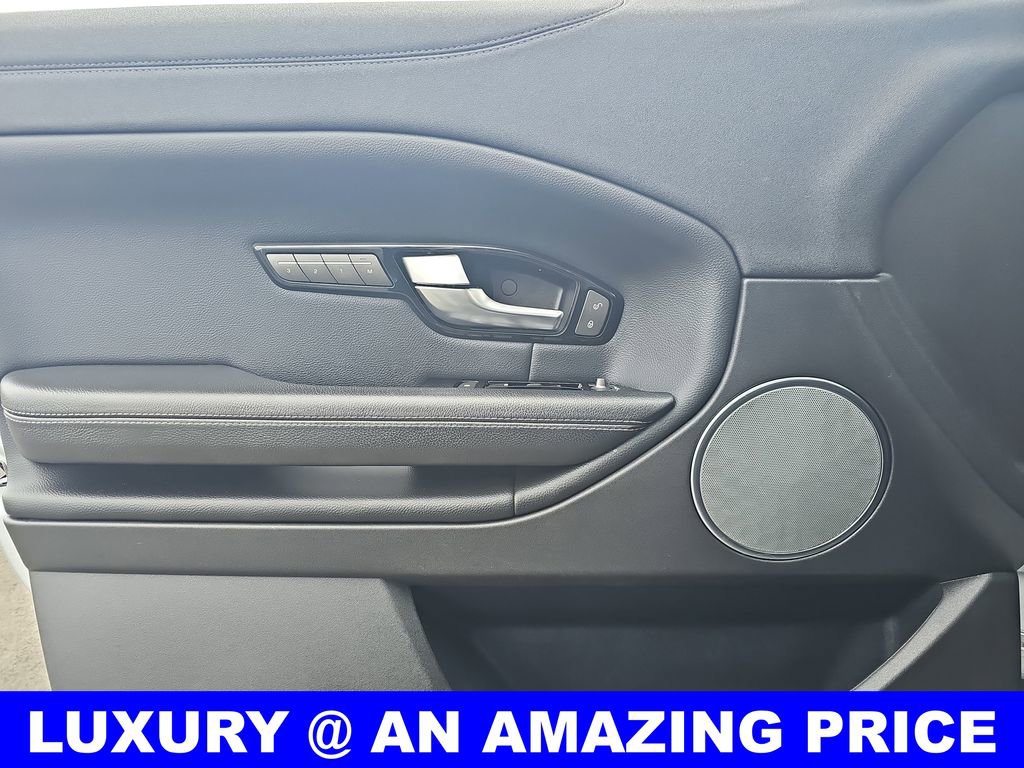 Used 2019 Land Rover Range Rover Evoque SE Premium image 27