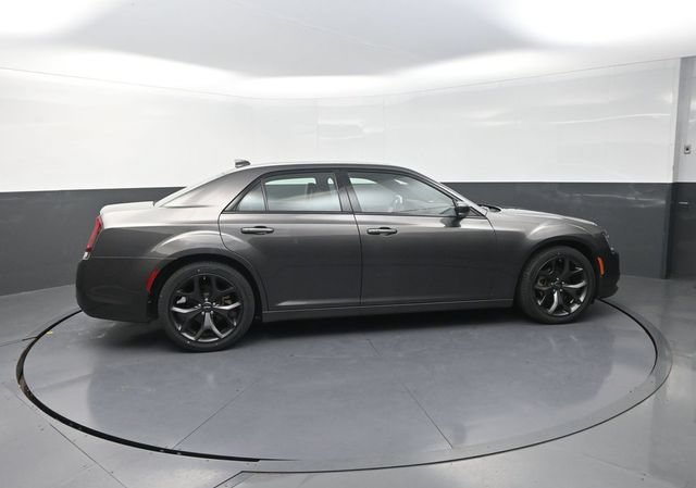 Used 2023 Chrysler 300 S RWD image 9