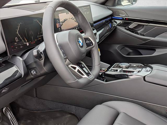 Used 2026 BMW 530i xDrive w/ M Sport Package AWD/4WD image 3