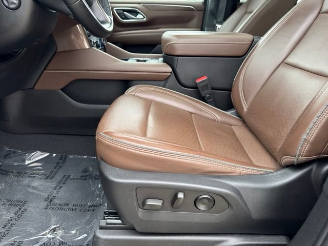 Used 2023 Chevrolet Suburban High Country w/ Premium Package 2 AWD/4WD image 5