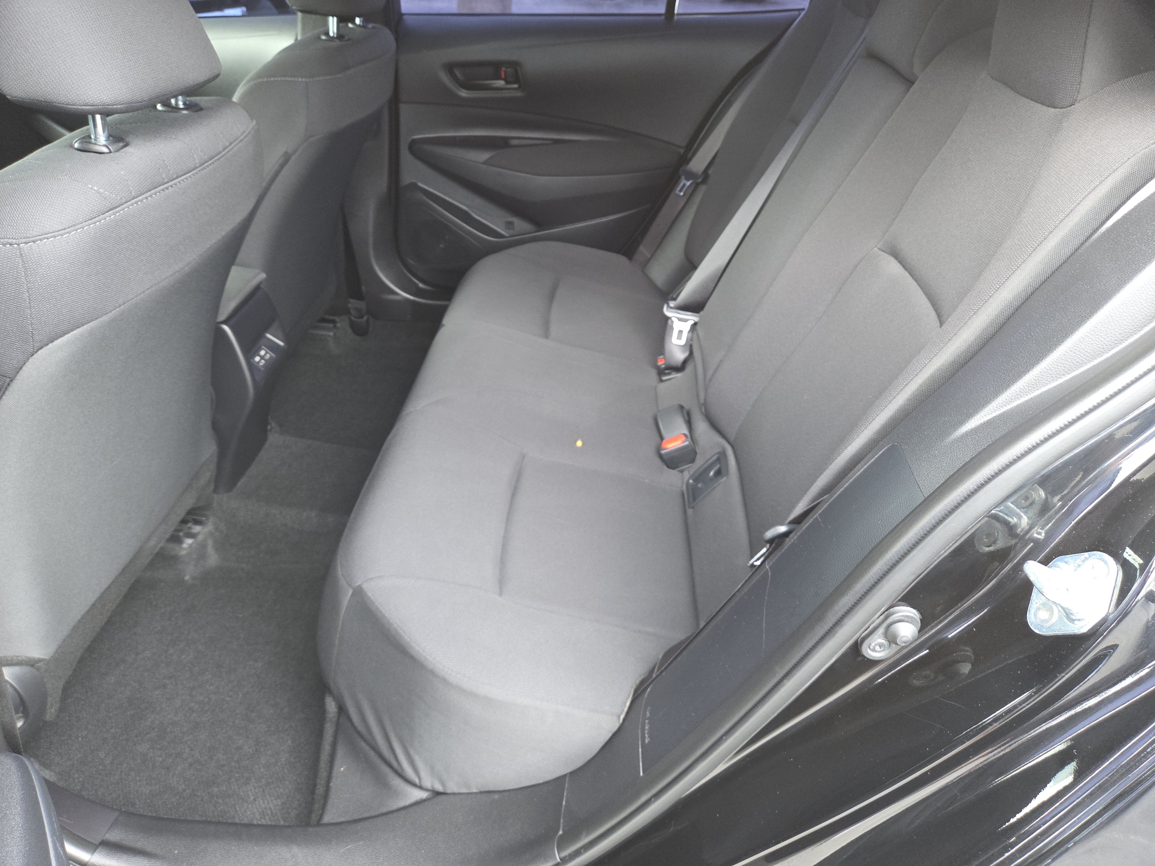 Used 2025 Toyota Corolla LE FWD image 11