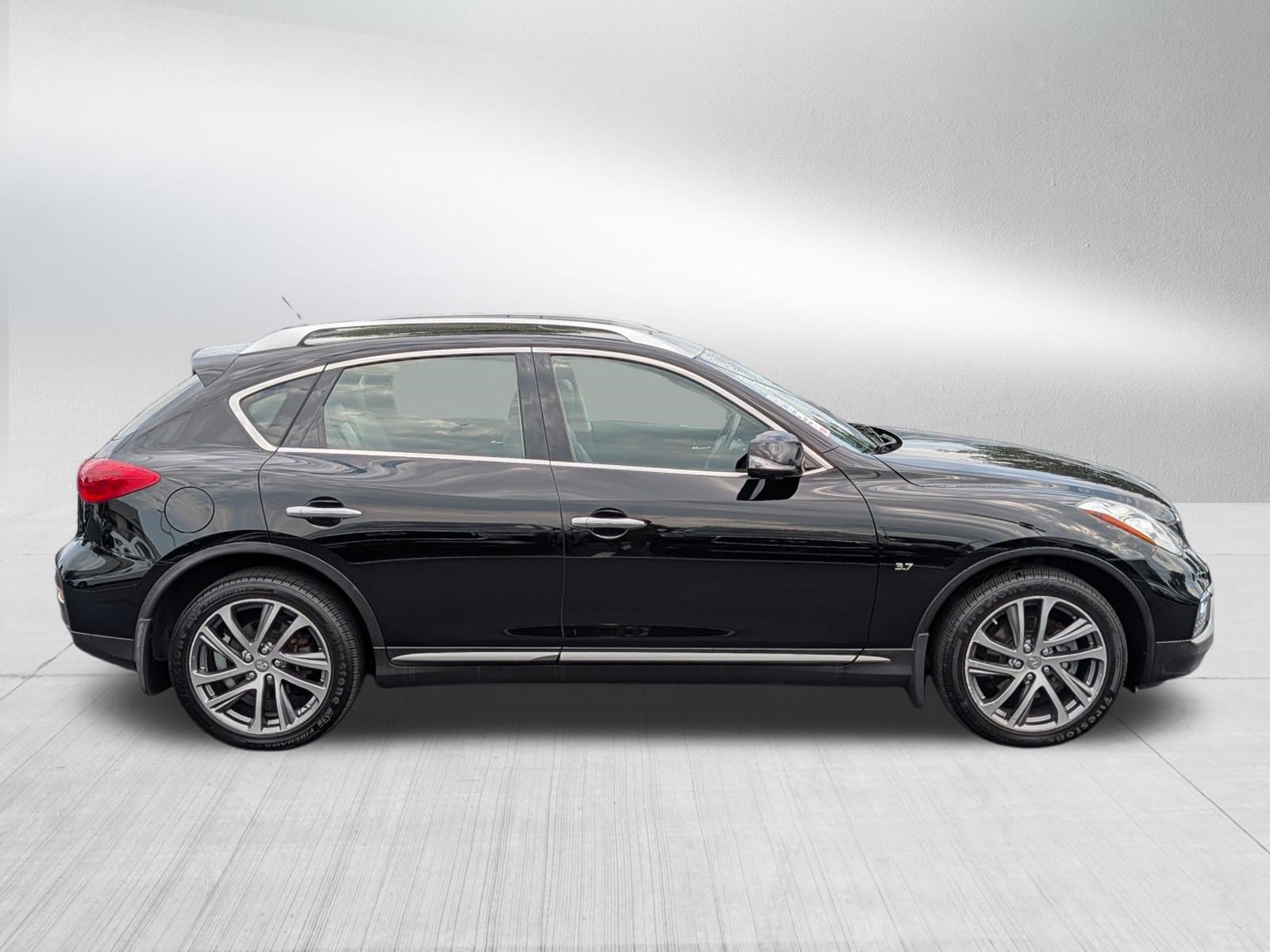 Used 2017 INFINITI QX50 AWD w/ Technology Package image 8