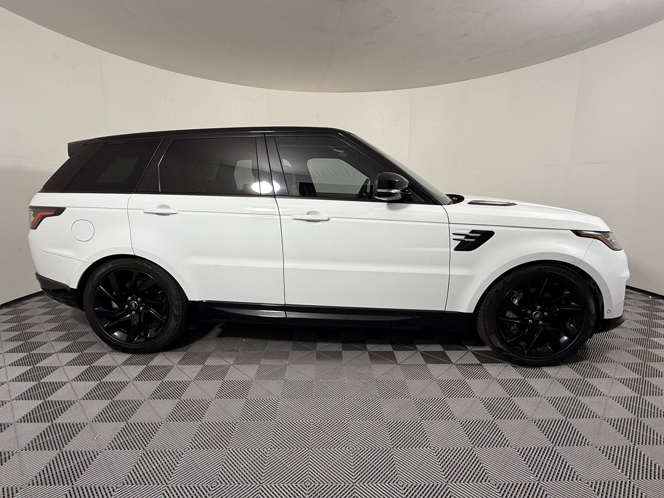 Used 2019 Land Rover Range Rover Sport HSE image 8