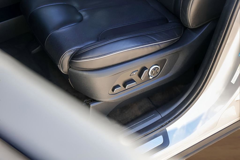 Used 2023 Hyundai Palisade Calligraphy image 8