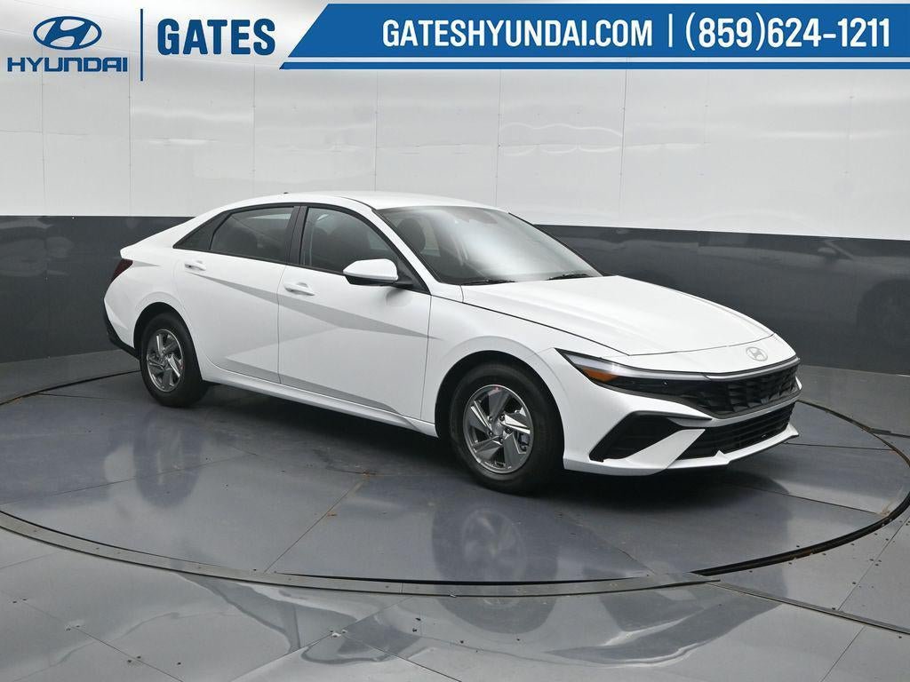 New 2026 Hyundai Elantra SE FWD image 4