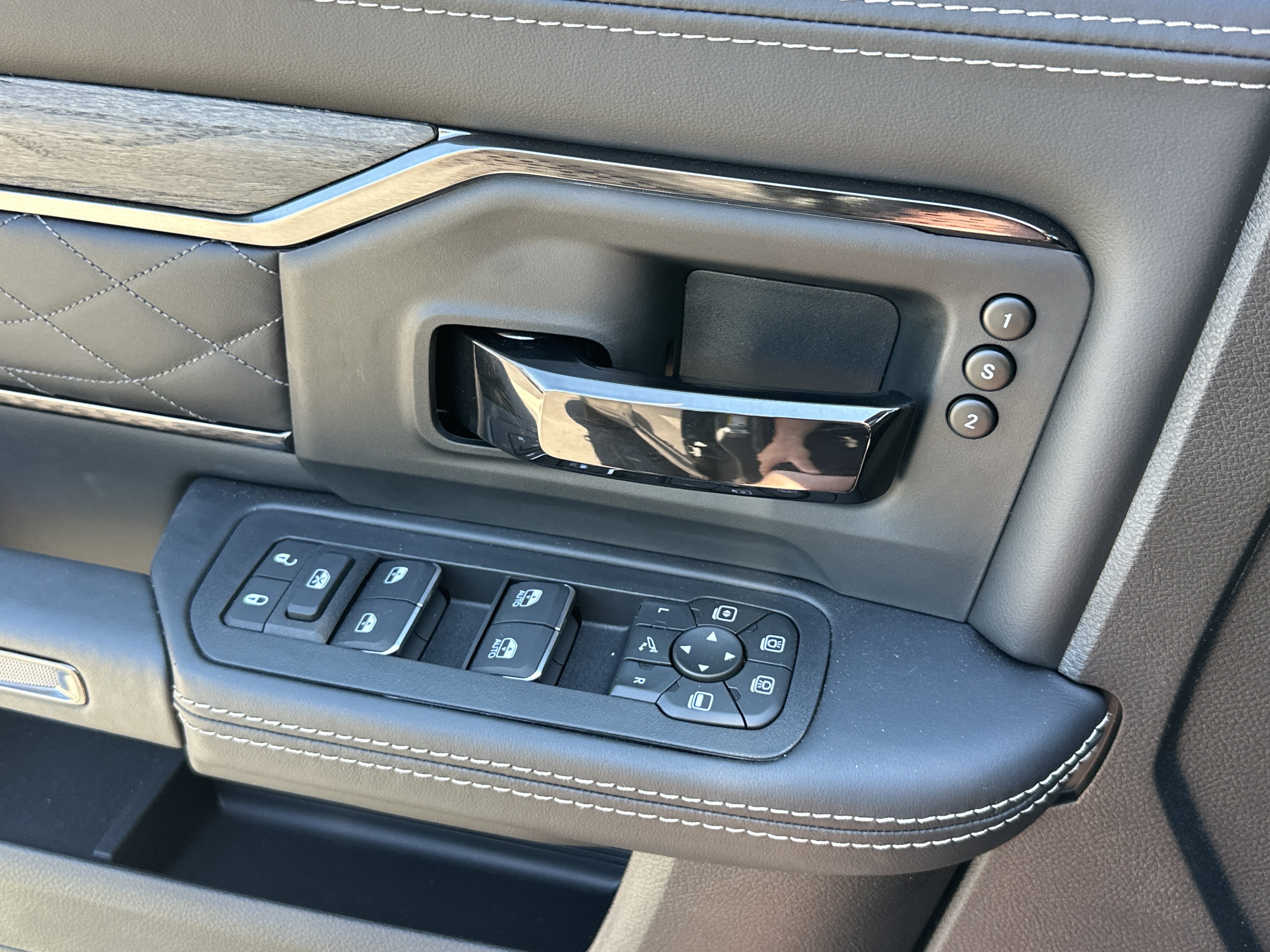 New 2026 RAM 3500 Limited AWD/4WD image 15